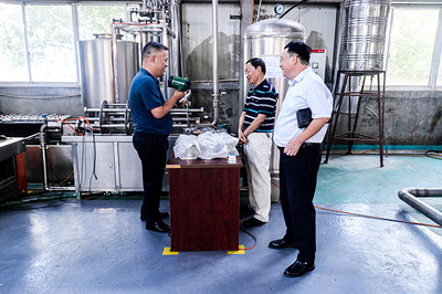 廬江縣發(fā)改委領(lǐng)導(dǎo)攜一行人蒞臨銳凌計量考察